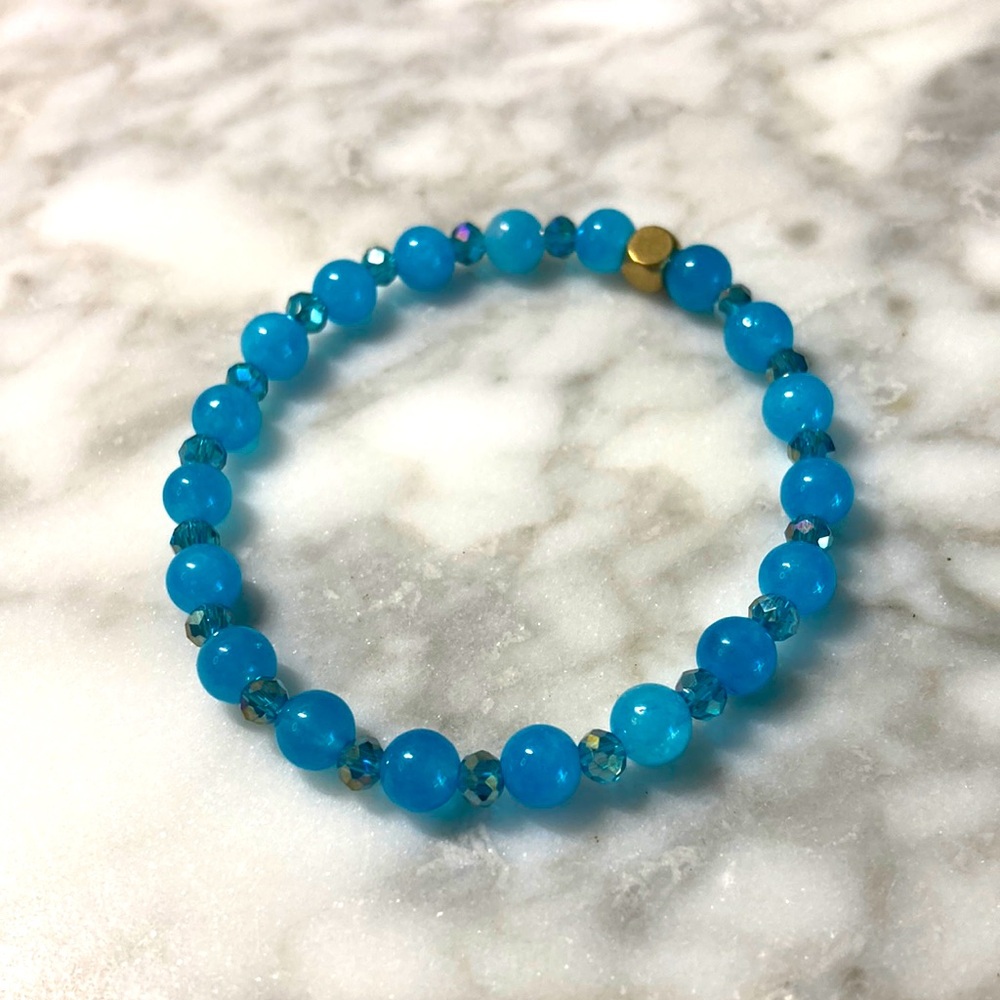 Blue apitite & blue Swarovski crystal bracelet in size 7”